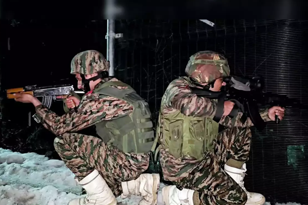 Pak troops violate ceasefire in J-K, suffer 'heavy casualties'
