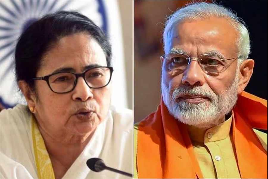 PM MODI UNLEASHES MAJOR ATTACK ON MAMATA BANERJEE IN DURGAPUR